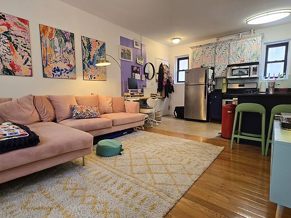 4th image of 34 E 11th St APT 3C