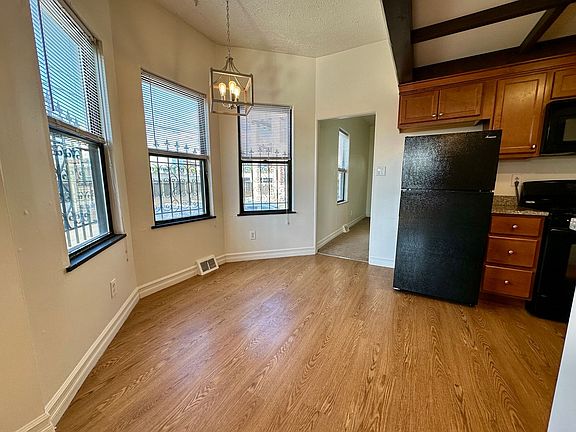 2nd image of 5938 Ellsworth Ave #515