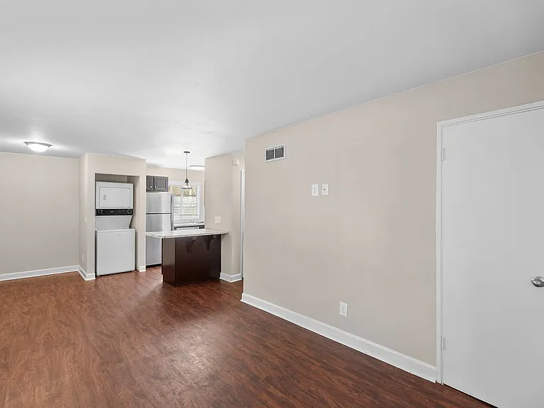 Wesley Apartments — Photo 21