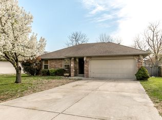 5220 S Honeysuckle Ln, Battlefield, MO 65619