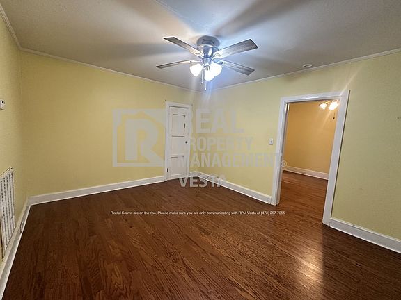 2nd image of 346 E Main St