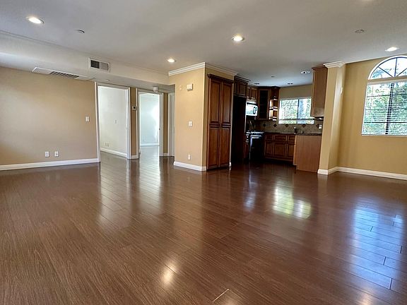 3rd image of 1245 Orange Grove Ave APT 201
