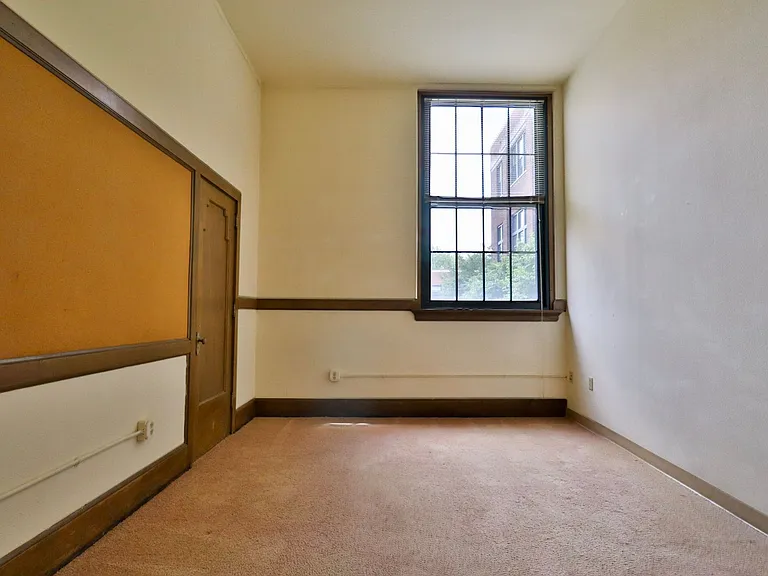 East High Apartments — Photo 10