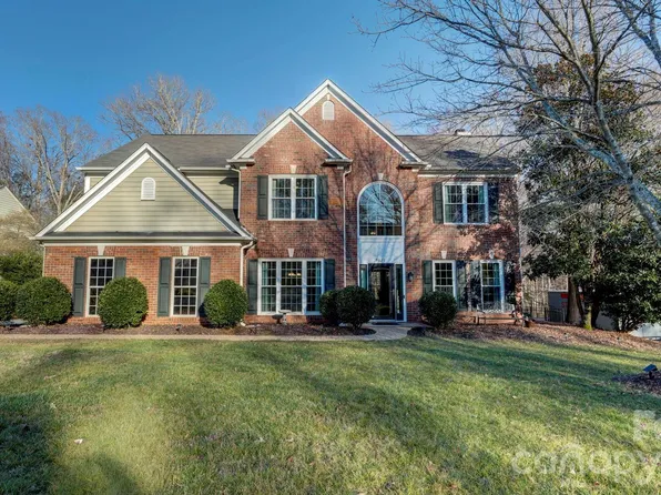 9821 Zackery Ave, Charlotte, NC 28277