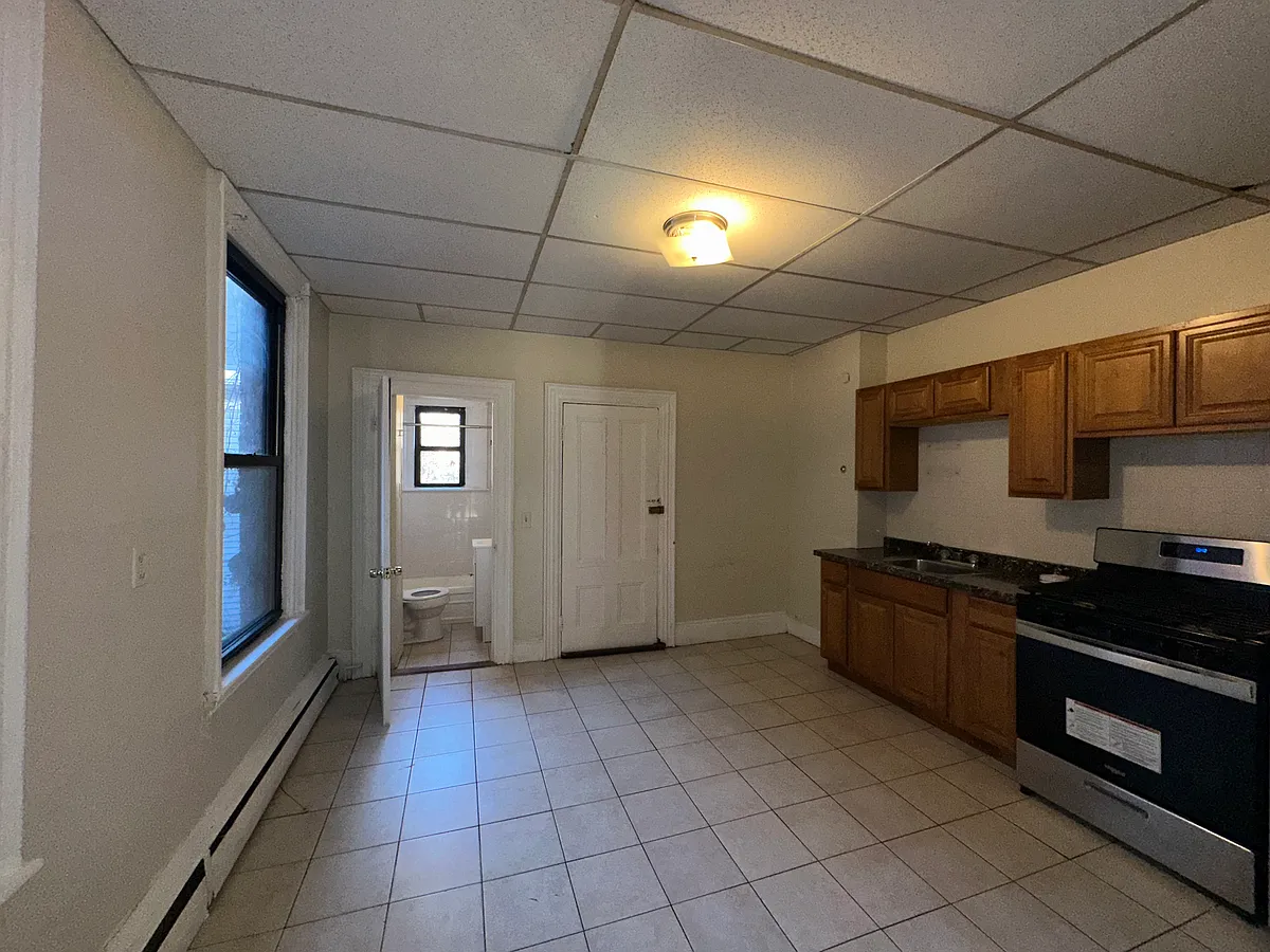 Building Photo - 179 Harvard St #2