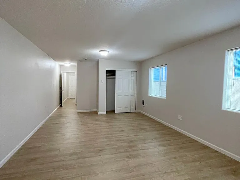 9833 N Lombard St — Photo 9