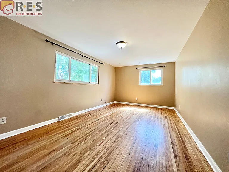 2021 W 82nd Pl — Photo 7