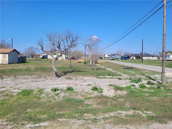 205 Polk St, Gregory, TX 78359