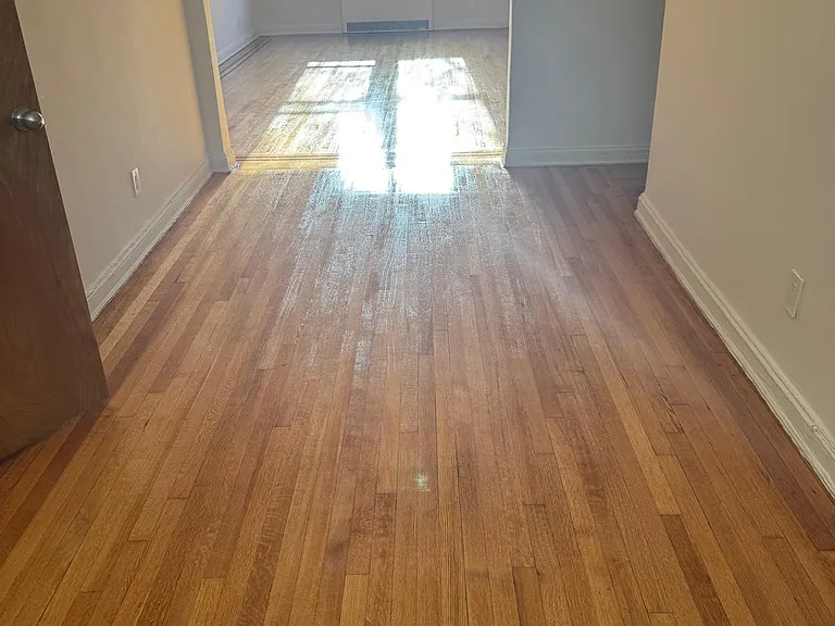 35-09 29th St #4C — Photo 2