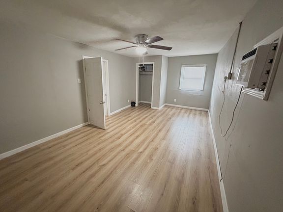 4th image of 3304 W Cesar E Chavez Blvd Unit B