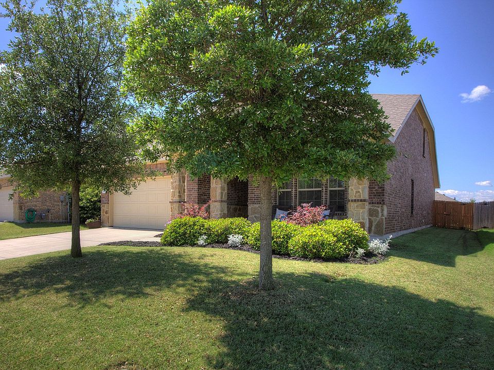 1st image of 1221 Cedar Cove Pl
