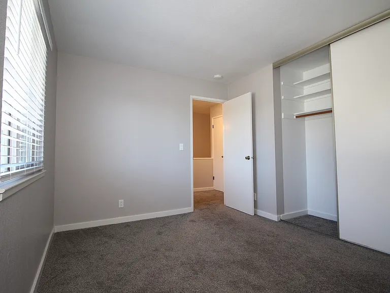 215 Loma Verde Dr — Photo 25