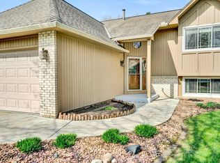 1316 Bridle Path Ct, Woodbury, MN 55125