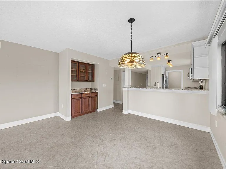 555 Jackson Ave #201 — Photo 16