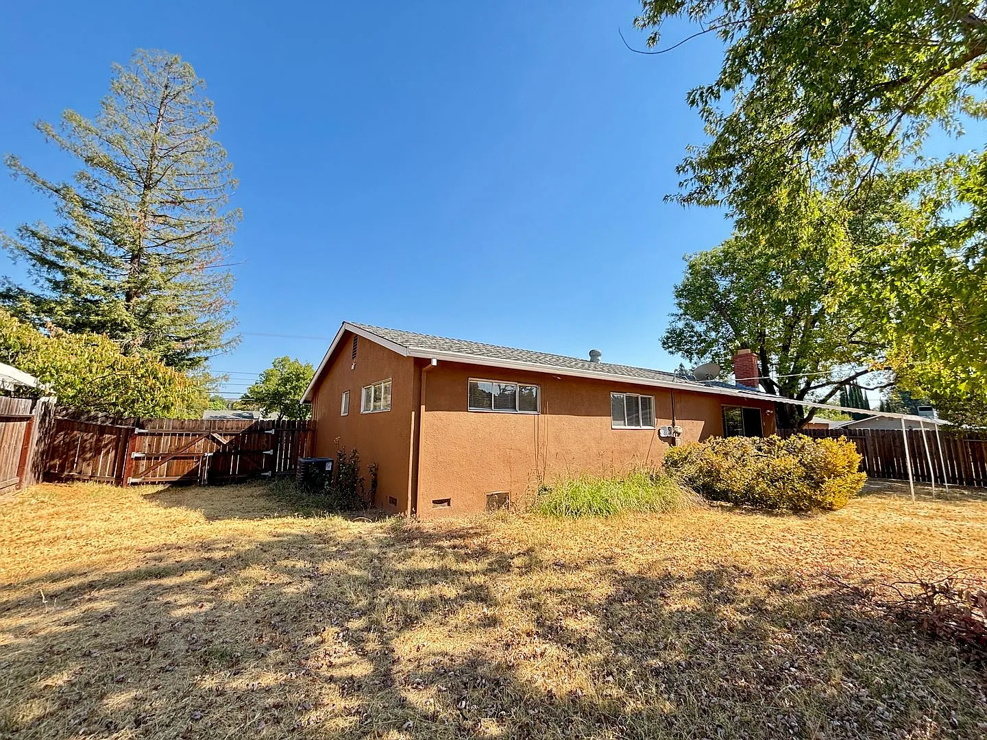 5723 Dewey Dr photo 1