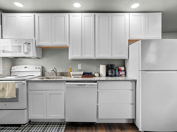 5th image of 38 Newfield Ave #3