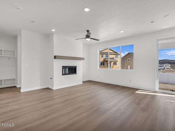 4th image of 7138 Woods Rose Dr