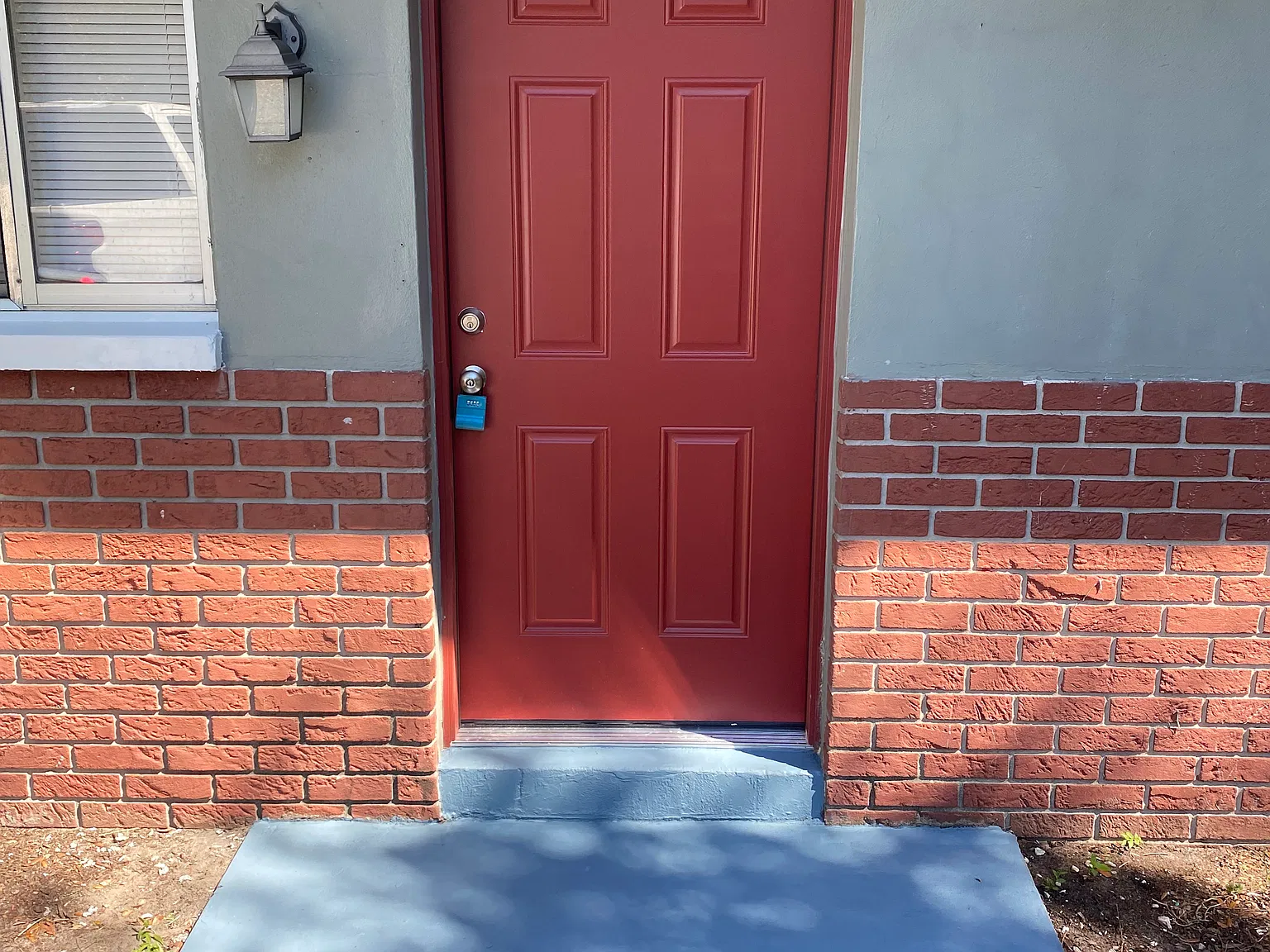 857 Lyndhurst St — Photo 2