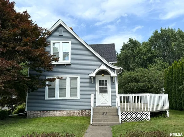 833 Willard St, Galesburg, IL 61401