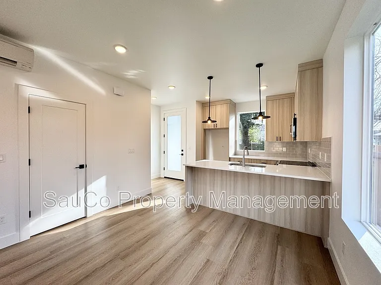 4381 SE Tolman St #1 — Photo 6