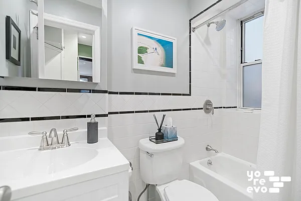 Rented by Yoreevo, LLC | media 19