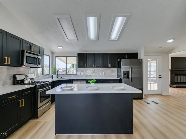 3095 La Barca Ln, Las Vegas, NV 89122