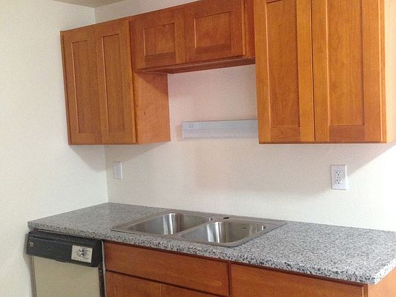 5th image of 4063 SE Gladstone St