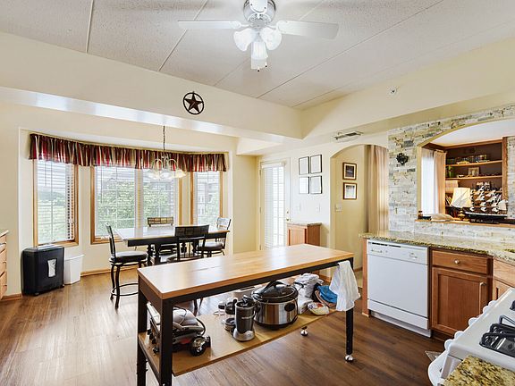 3rd image of 7710 Greenway Blvd Unit 3NW