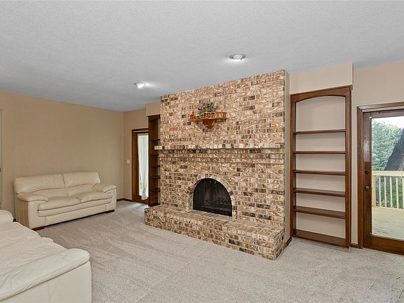 3rd image of 1679 NW 99th St