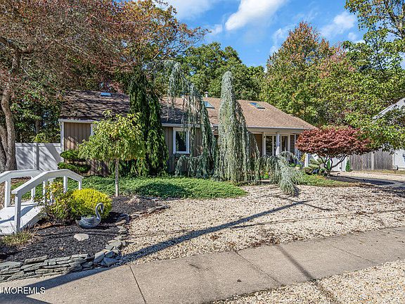 4th image of 722 Coolidge Avenue
