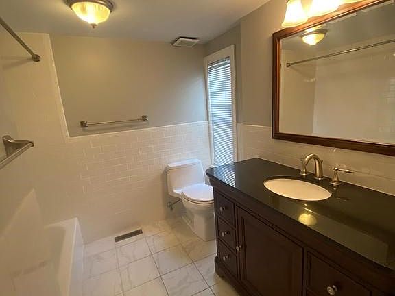 3rd image of 530 N 15th St #2