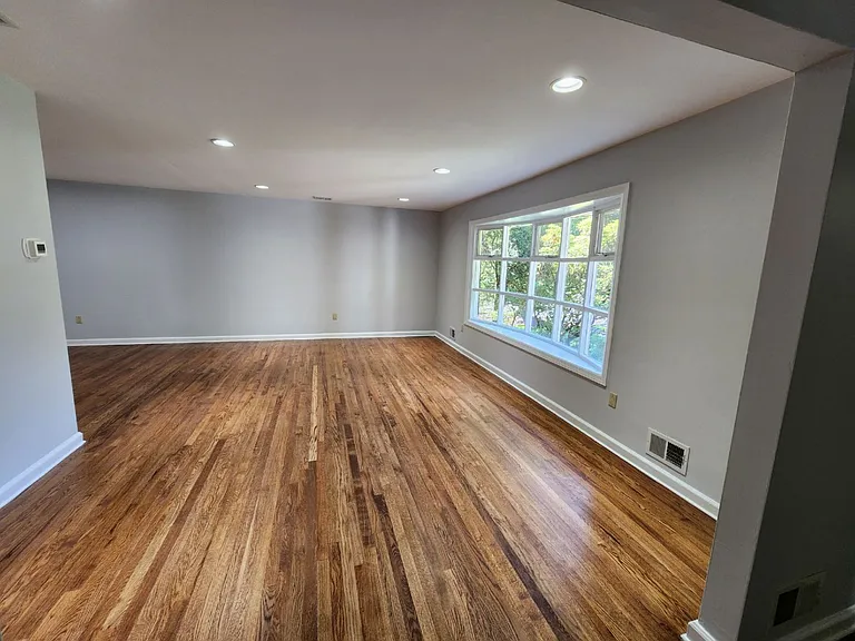 67 Maple Ave — Photo 3