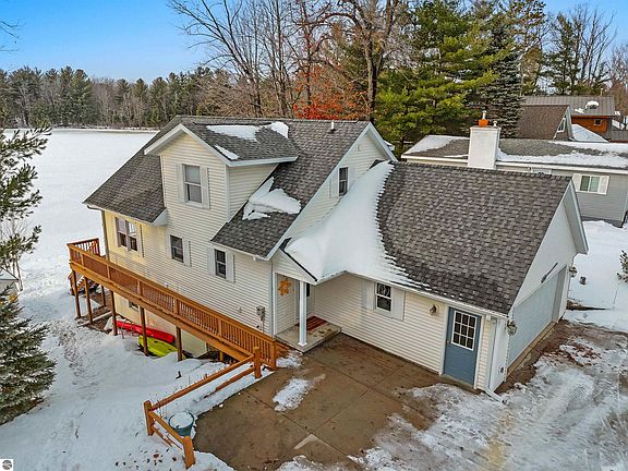 4th image of 292 S Carolyn Dr