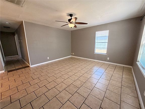 3rd image of 513 Alamo St