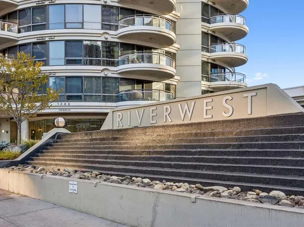 1088 SE 6th Ave SW #903, Calgary, AB T2P 5N3