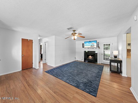 4th image of 10944 LIPPIZAN Drive