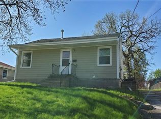 3014 Seneca Ave, Des Moines, IA 50310