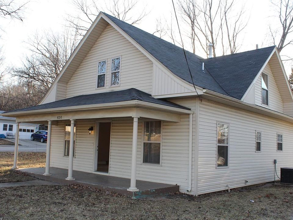 1st image of 626 S Sibley St
