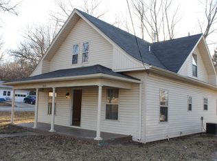 626 S Sibley St, Buckner, MO 64016