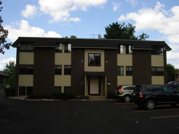 4142 Oak Park Dr SE, Grand Rapids, MI 49508