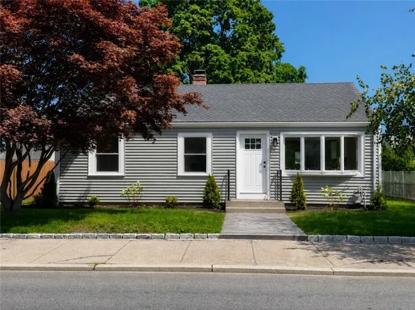 496 Beverage Hill Ave, Pawtucket, RI 02861