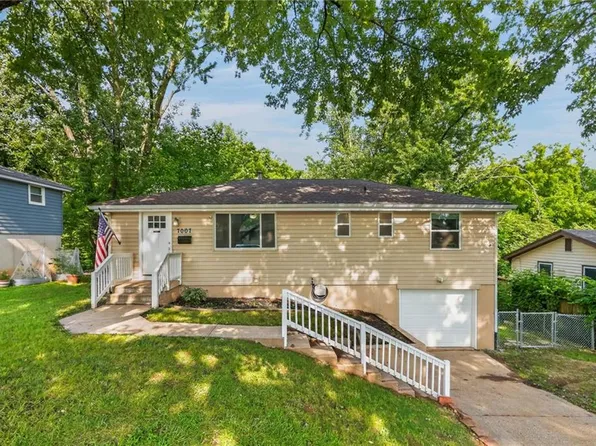 7007 N Pennsylvania Ave, Kansas City, MO 64118