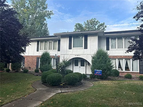 186 Peppertree Dr Photo 1