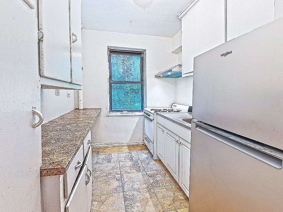 1st image of 3017 Riverdale Ave APT 2H