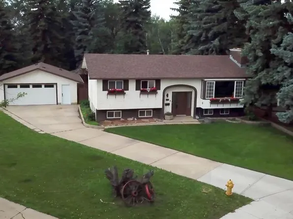 10128 SE 85th Ave, Grande Prairie, AB T8V 3K8