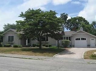 5 Emerald St, Westerly, RI 02891