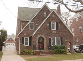 38 Cisney Ave, Floral Park, NY 11001