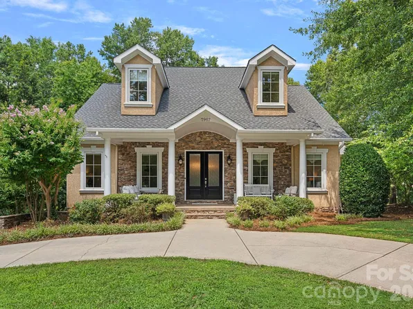 7967 Glen Abbey Cir, Stanley, NC 28164