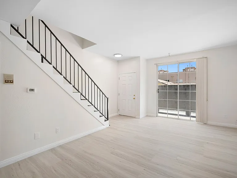 4328 Whitsett Ave #3 — Photo 7
