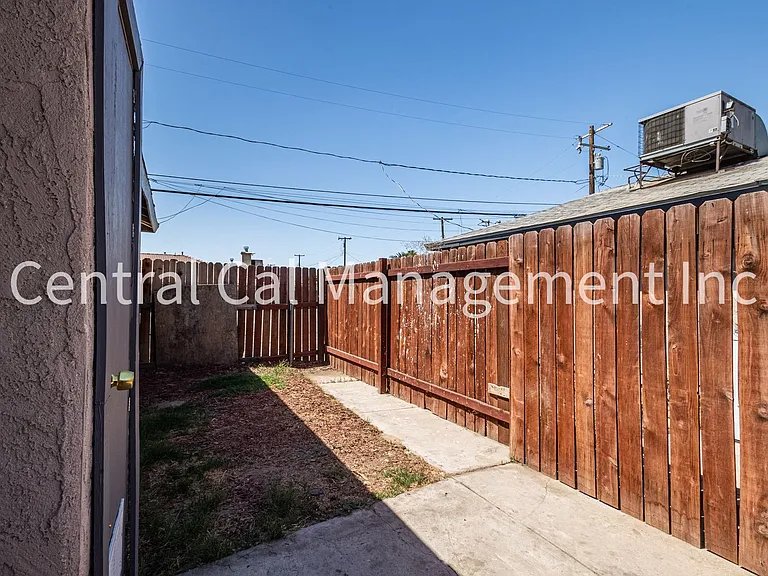 1313 E Planz Rd — Photo 14